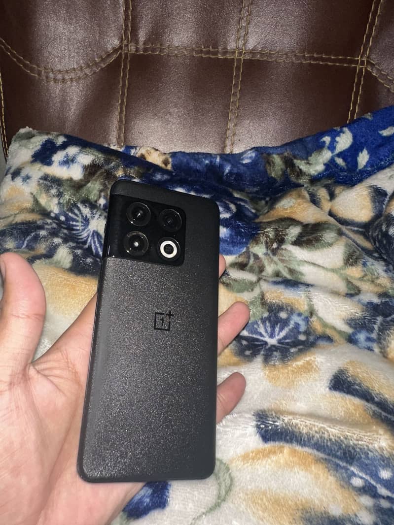 One Plus 10 Pro 1