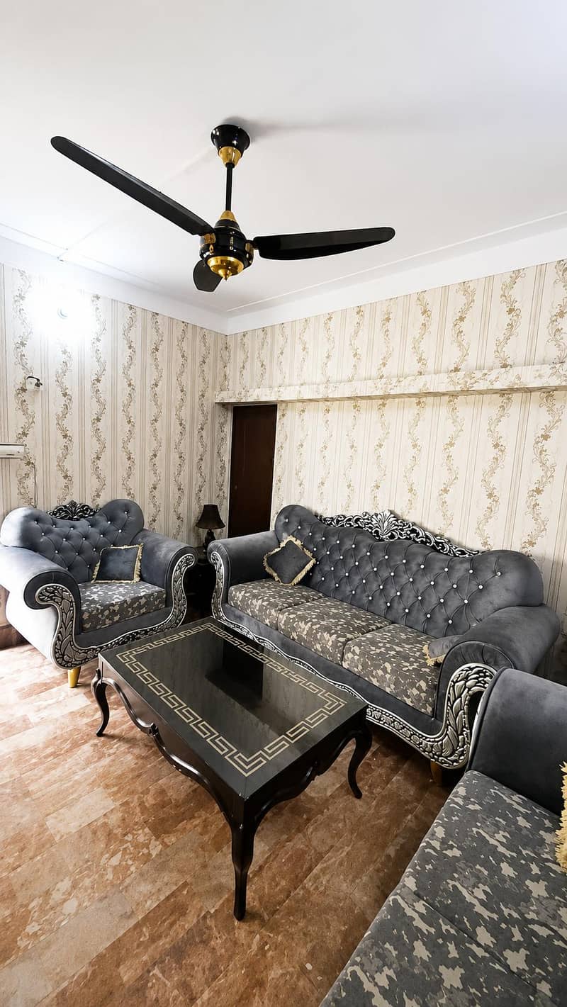 6 seeter Sofa 0