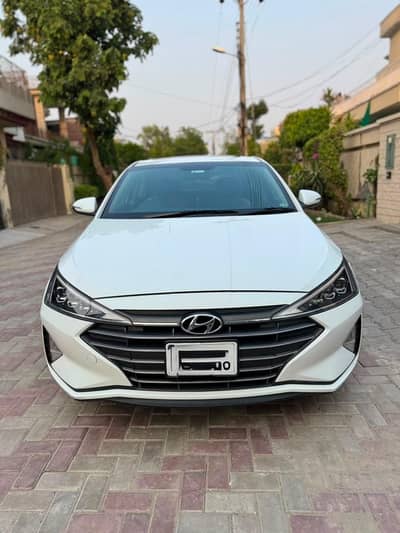 Hyundai Elantra 2022