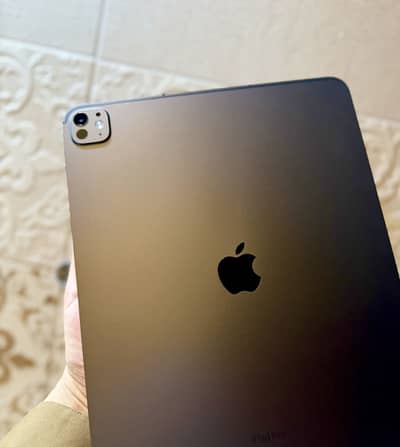 Apple iPad Pro M4 Chip 13” 256GB - 100% Battery Health