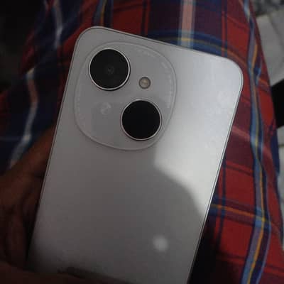 Tecno Spark Go 1