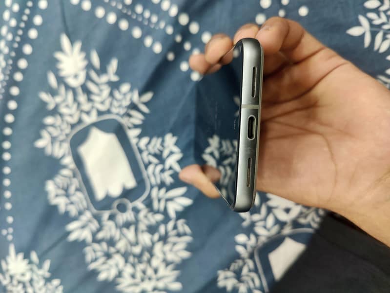 Google Pixel 8 3