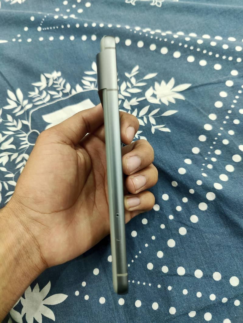 Google Pixel 8 5
