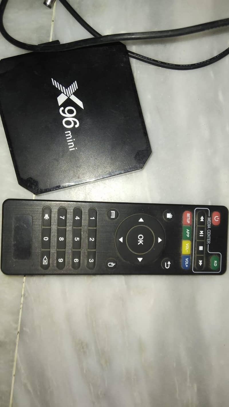 Android TV box with remote 1