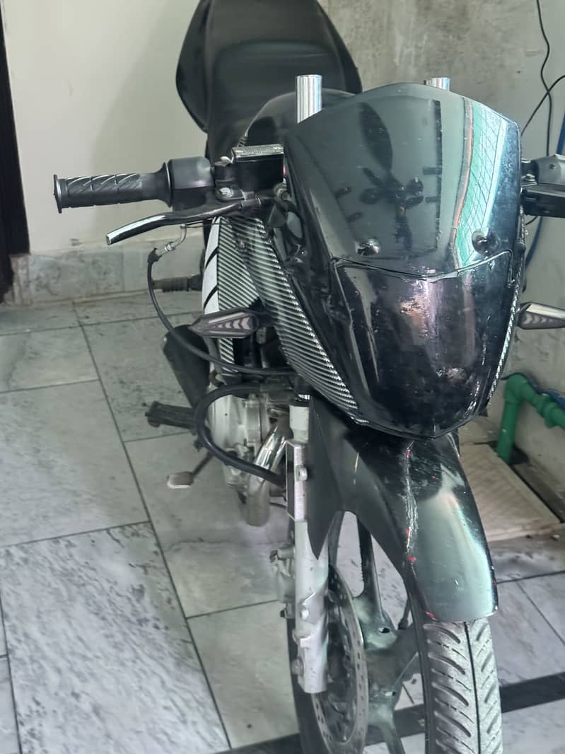YBR 125.2017 Model 1