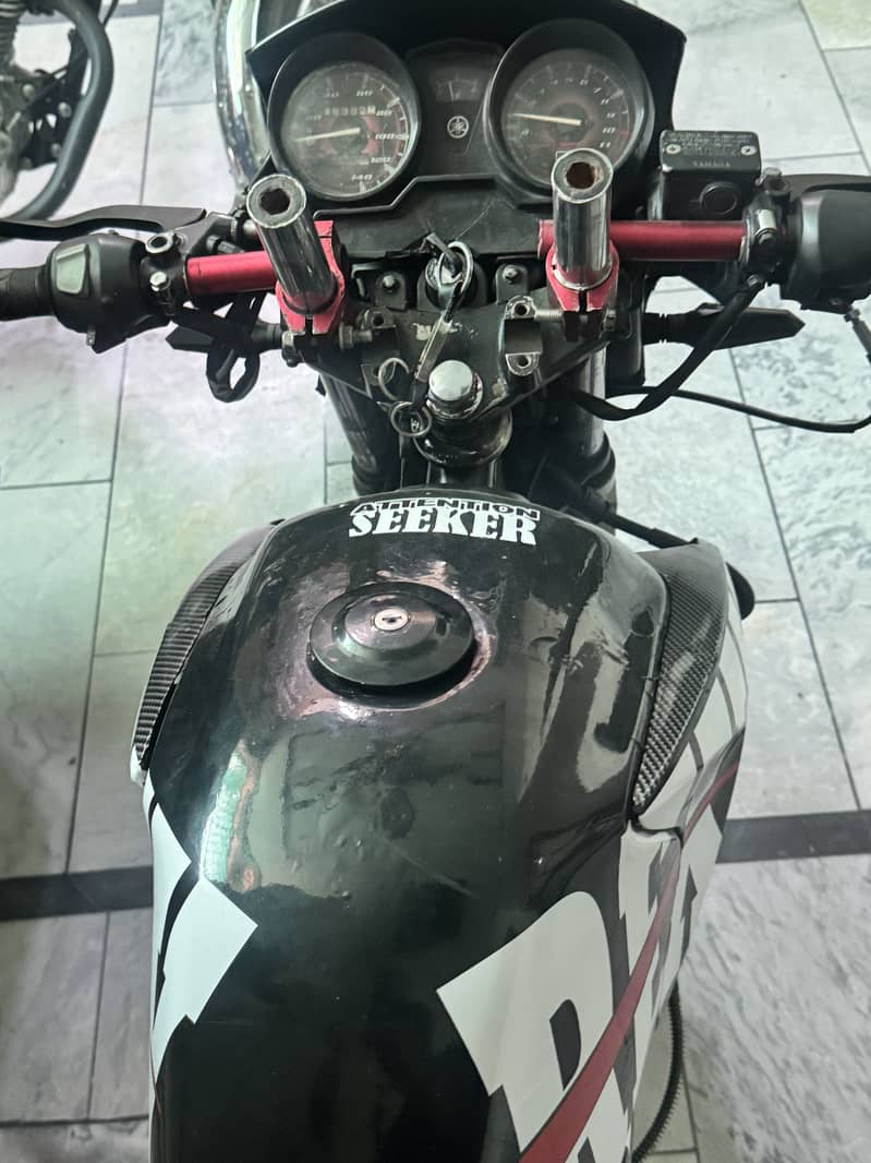 YBR 125.2017 Model 8