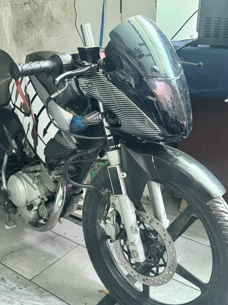 YBR 125.2017 Model 9