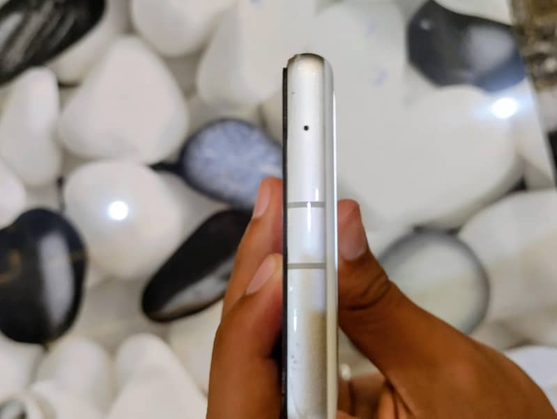 Google Pixel 7a 3