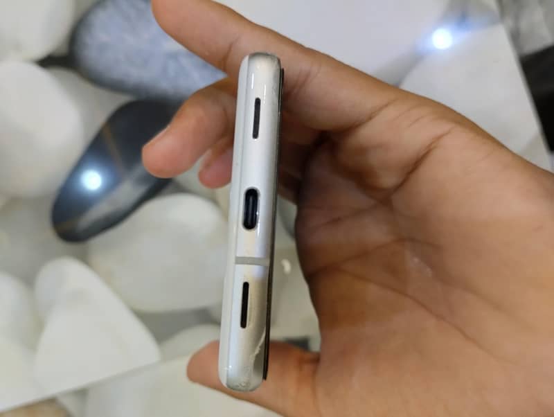 Google Pixel 7a 4