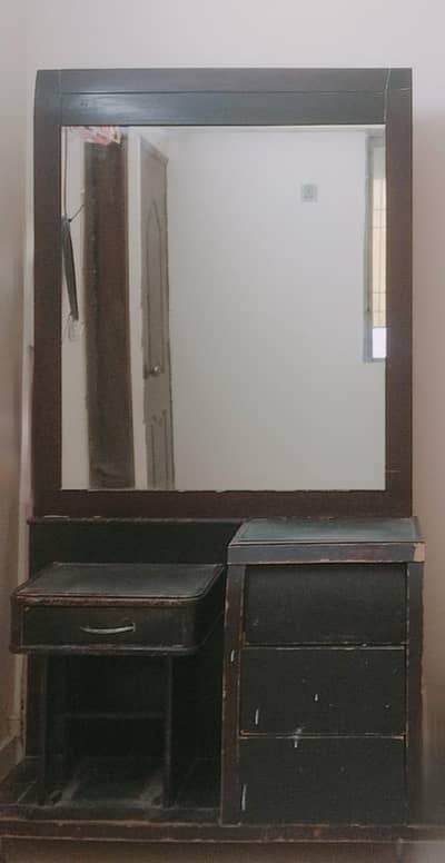 Dressing table