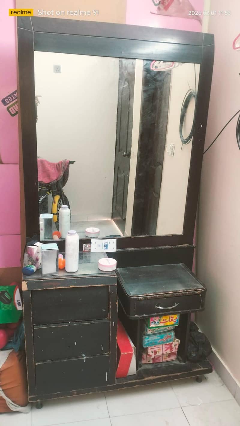 Dressing table 3