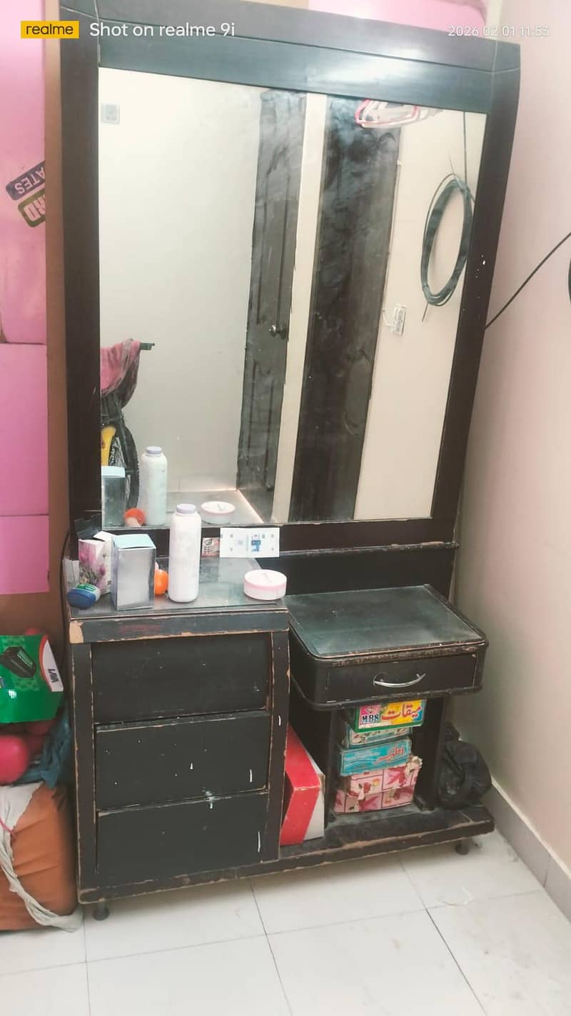 Dressing table 6