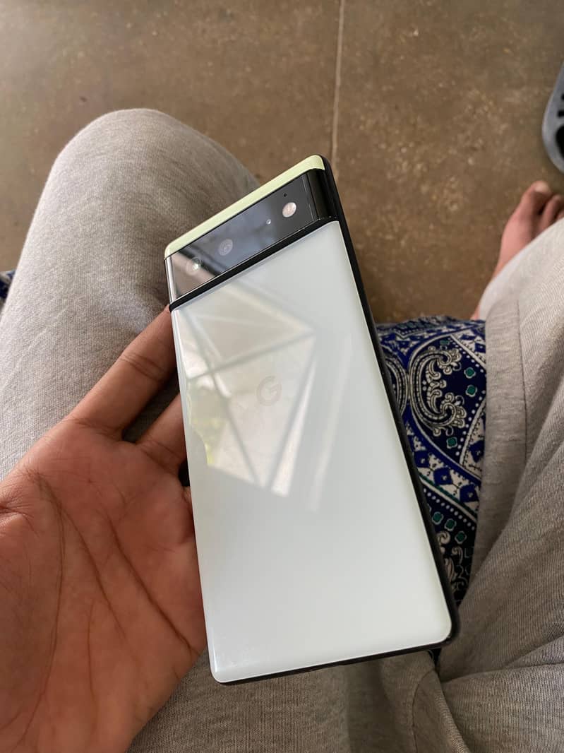 Google Pixel 6 4