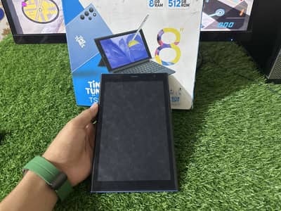 Urgent Sale: Tiny tunes 8GB Ram Android tablet +keyboard/coverwithbox
