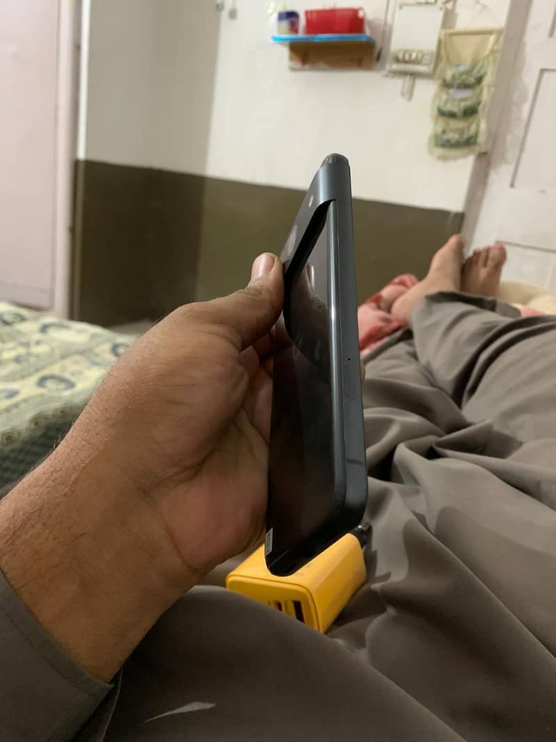 Google Pixel 8 2