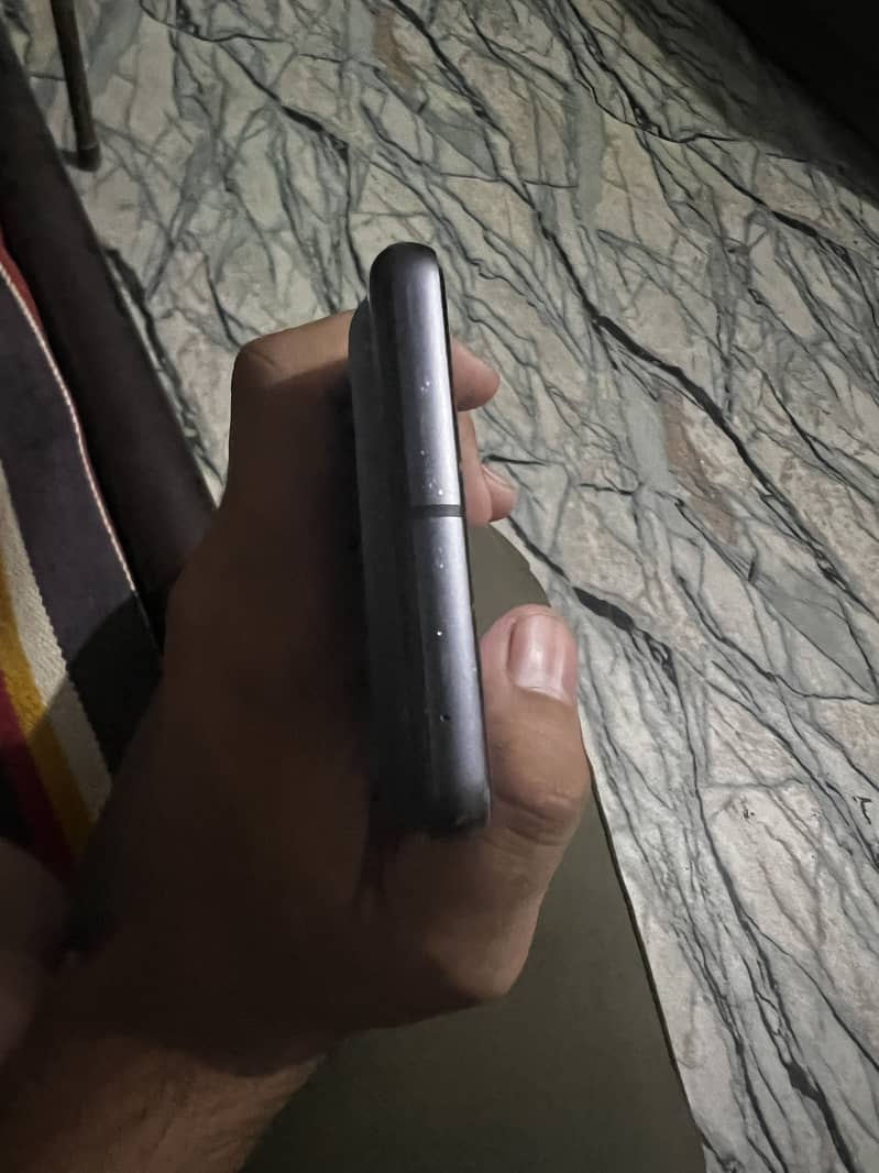 Google Pixel 7 4