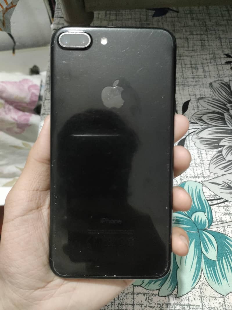 Apple iPhone 7 Plus 1