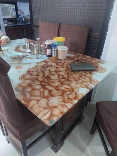 6 seater wooden dining tabke