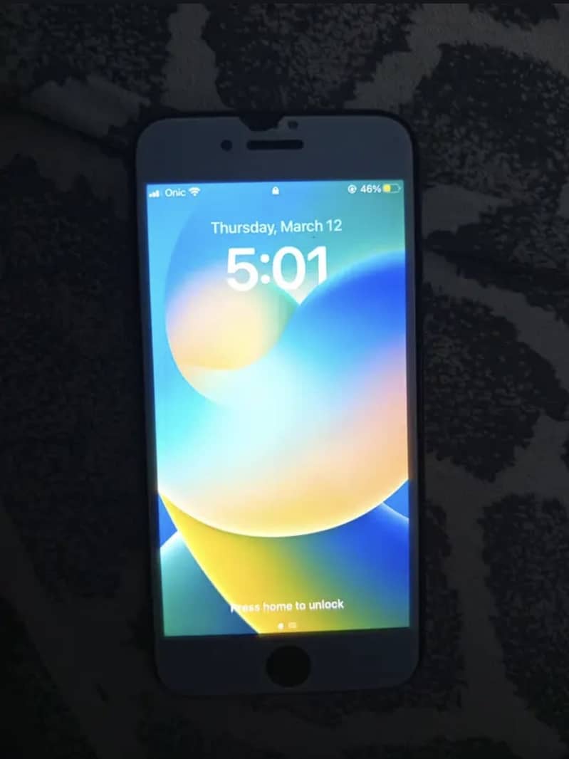 Apple iPhone 8 1