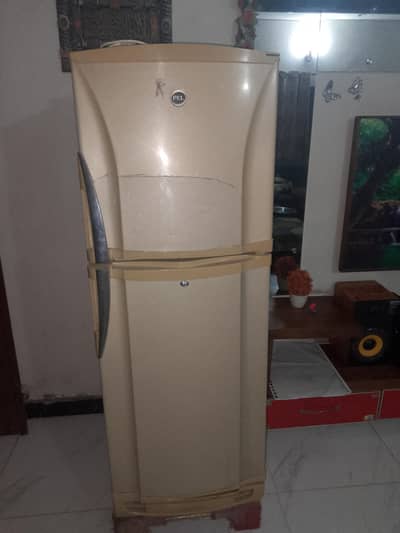 Dawlance Double Door Refrigerator – Medium Size
