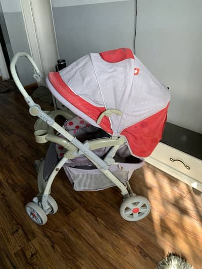 Golden baby imported pram/stroller in 10/10 condition