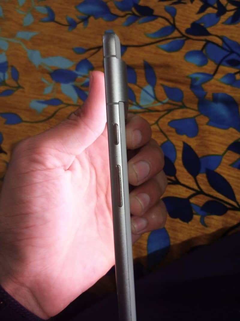 Google Pixel 7 4