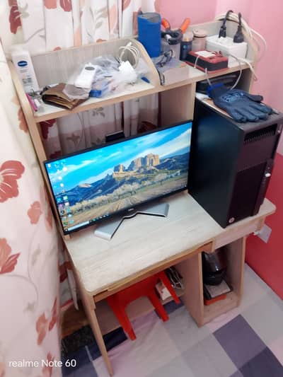 Wooden Computer Table | Study Table | Office Desk | Excellent Conditi