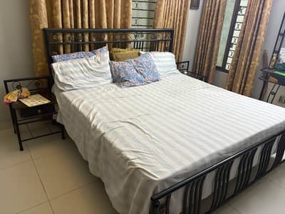 Iron bed set