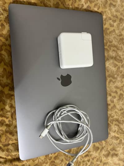 MacBook pro 2017 retina display