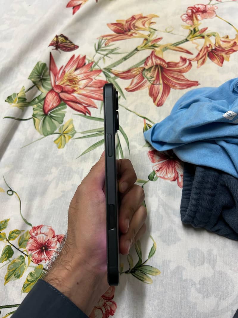 Apple iPhone 16 Plus 2