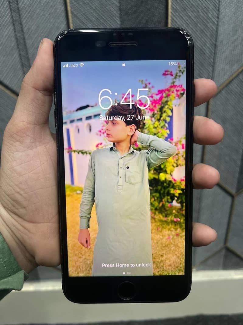 Apple iPhone 7 Plus 0