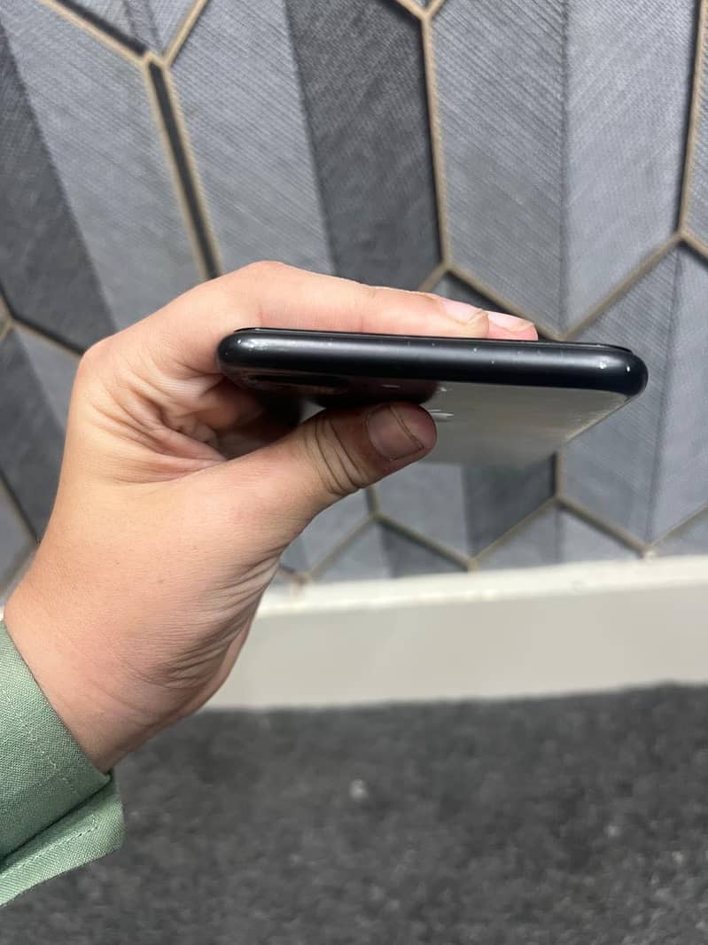 Apple iPhone 7 Plus 3