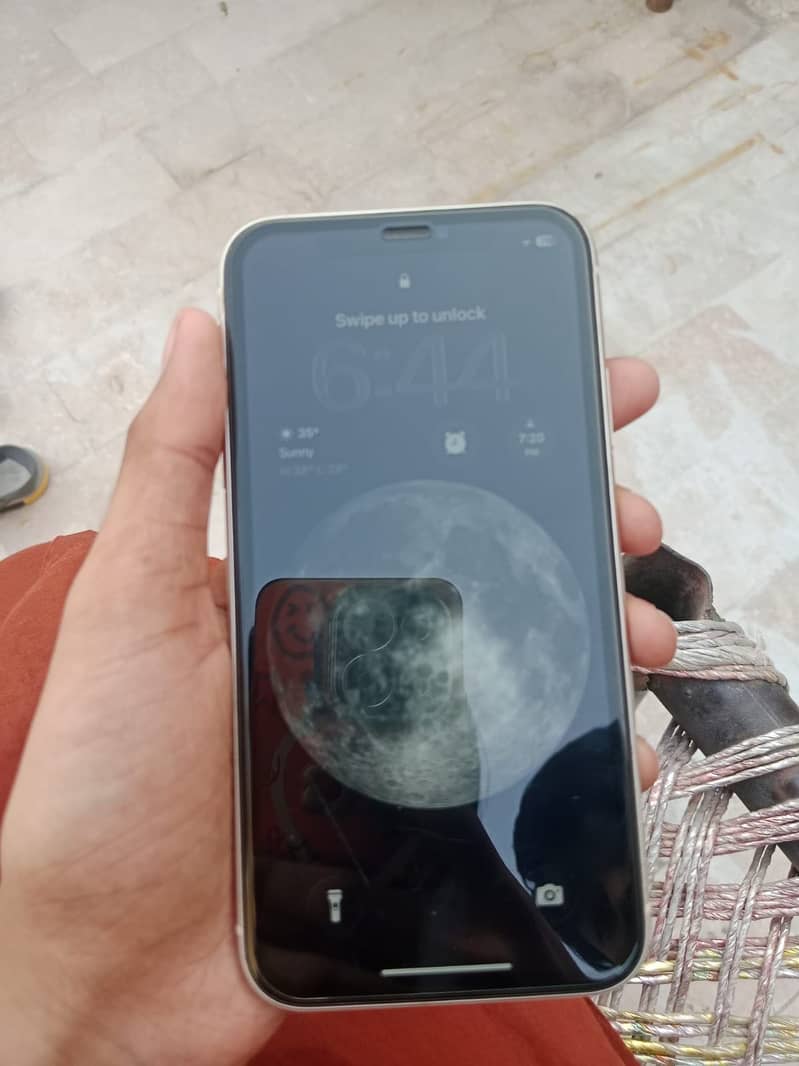 Apple iPhone 11 3