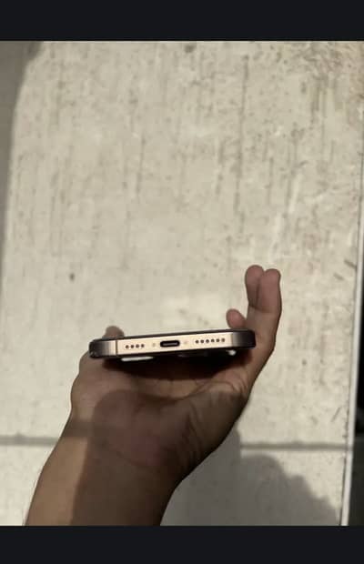 Apple iPhone 16 Pro