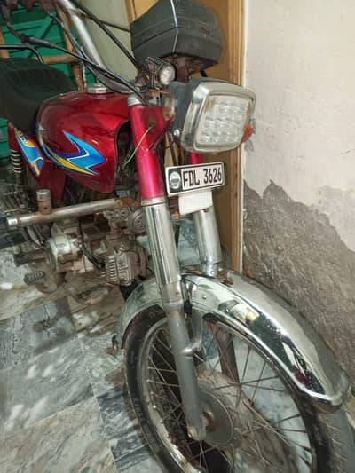 Road prince 70cc 2015 Model  bhr achi condition mai  Emgine bhi ok hai