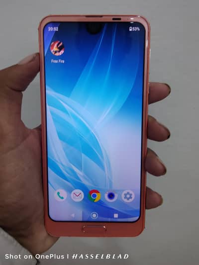 Aquos r2