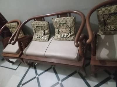 New condition sofa set 4 seaters