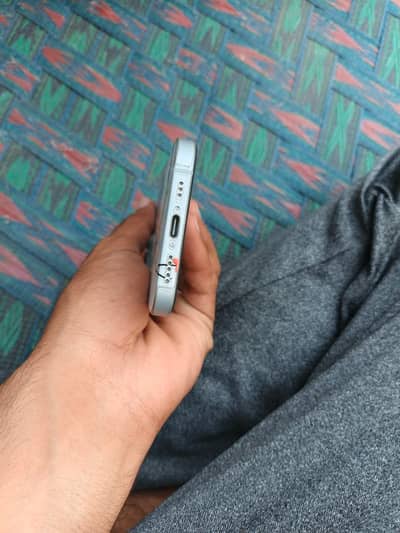 Apple iPhone 15