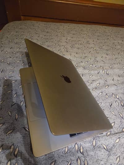 Apple macbook pro2019 mint condition