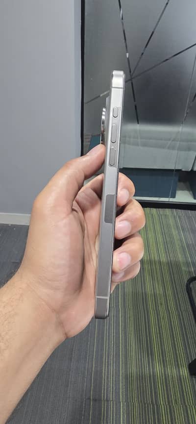 Apple iPhone 15 Pro Max natural titanium 256 gb sim locked