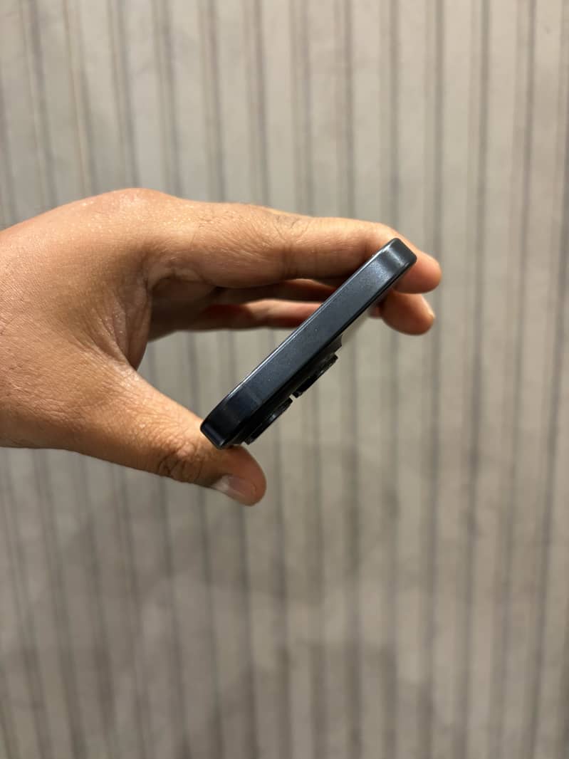 iPhone 15 Pro 4