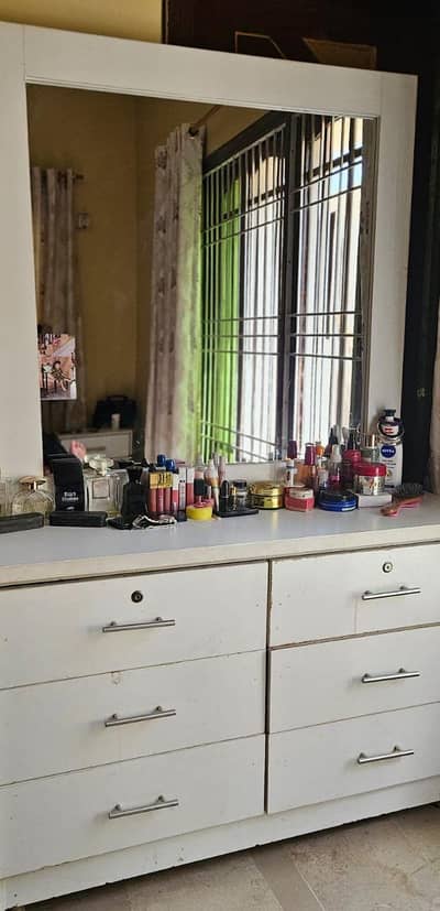 dresser and side drawers for sale
