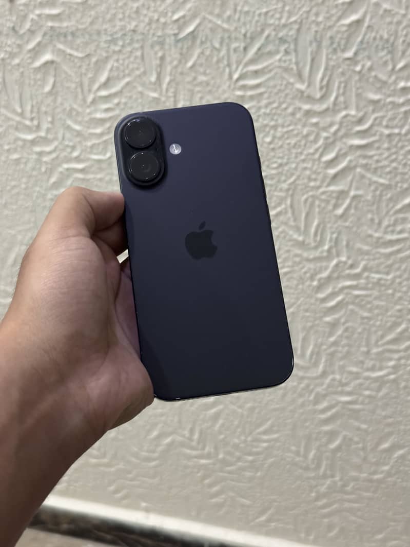 iPhone 16 0
