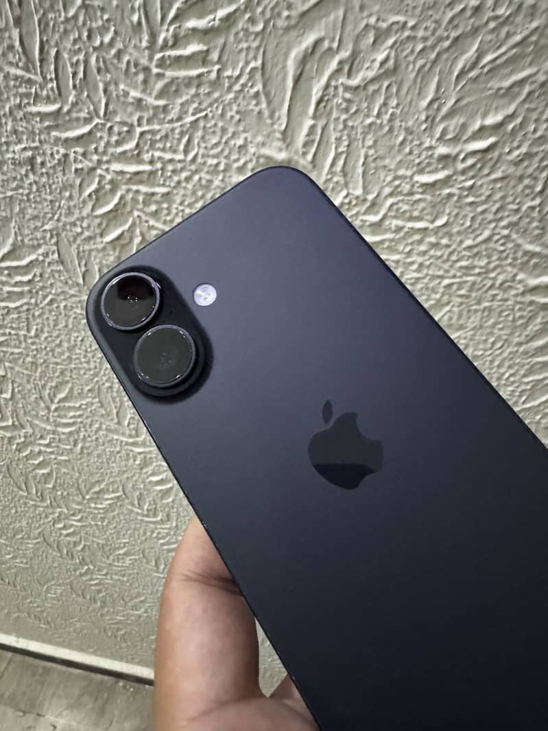 iPhone 16 1