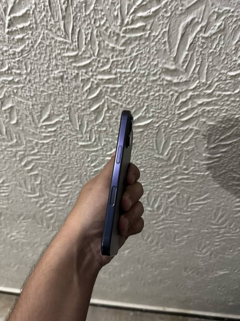iPhone 16 2