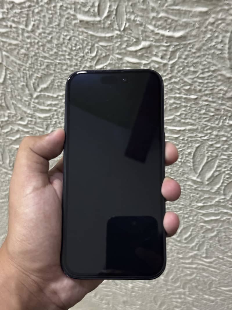 iPhone 16 6