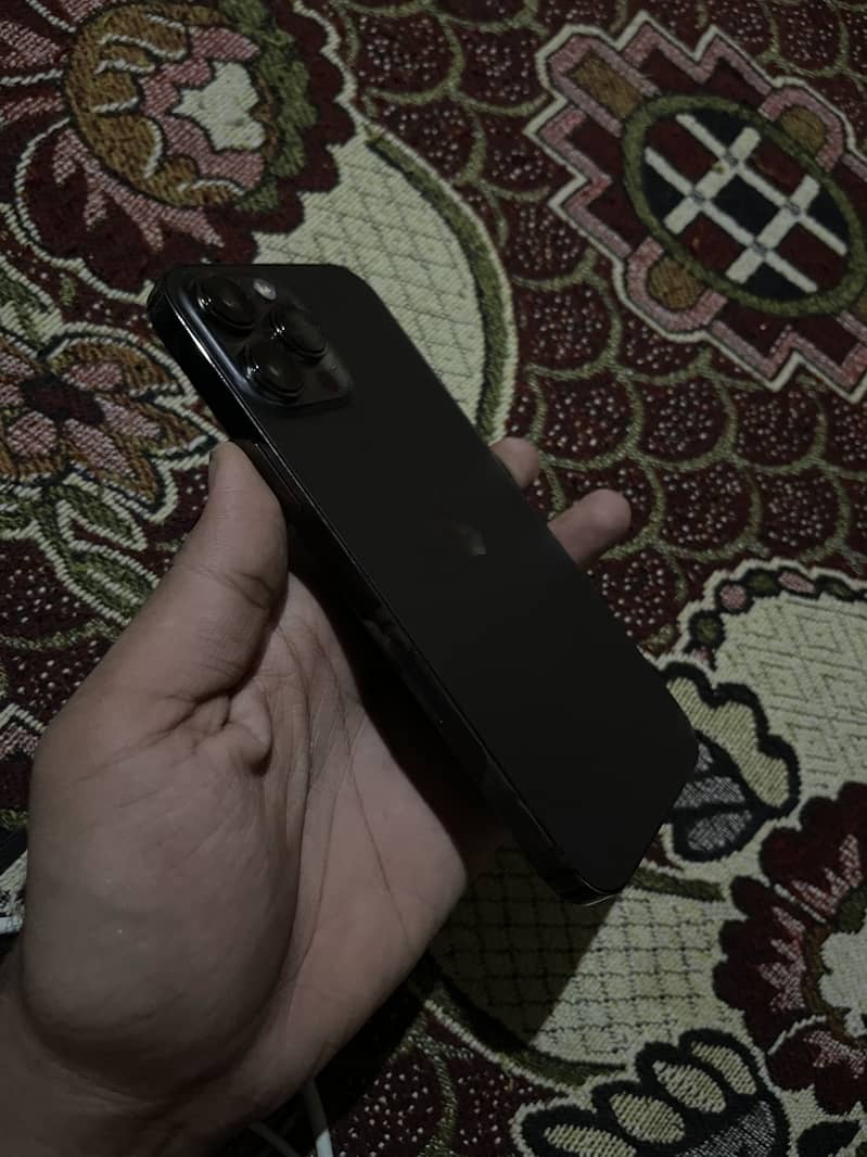 iPhone 13 Pro Max 6