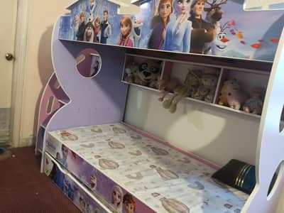 Triple bunk bed- frozen character