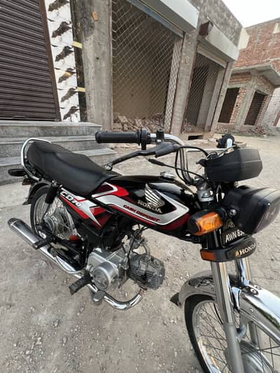 Honda CD70 2025 black