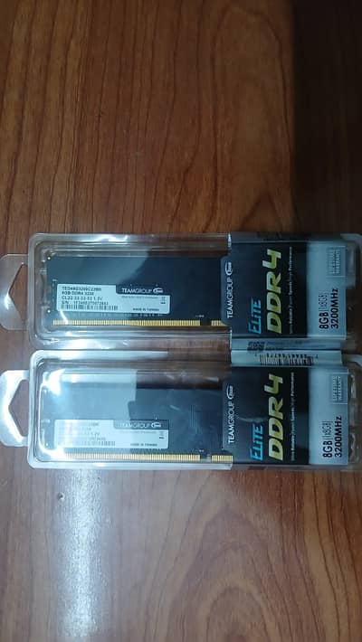16 GB DDR4 Team Group 3200 MHZ CL22